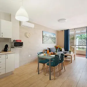 https://aparatamento-mariana-palace.in-canary-islands.com